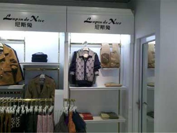 尼斯兔童装店铺展示