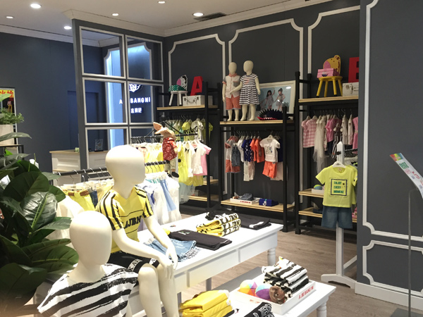 阿杰·邦尼童装店铺展示