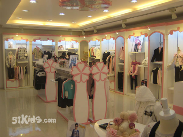 亲善公主童装店铺展示