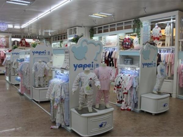 雅培童装店铺展示