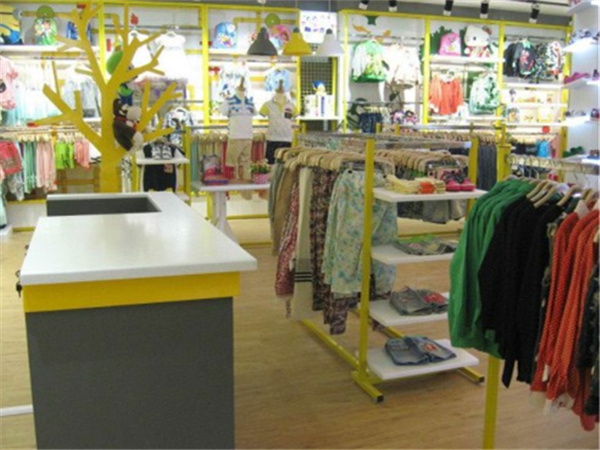巴欧巴欧童装店铺展示