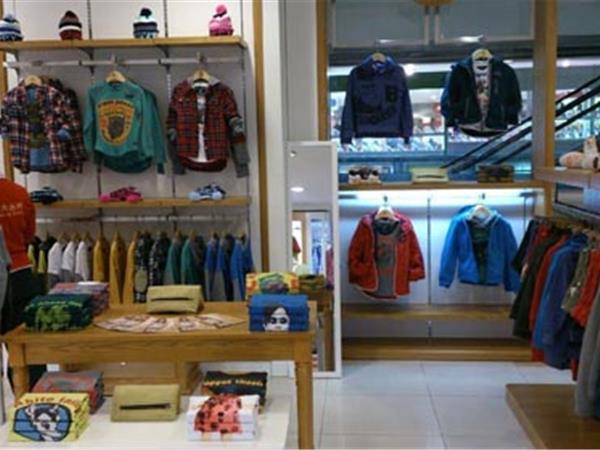 比尔叔叔童装店铺展示