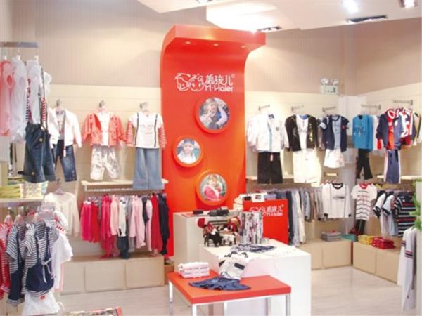 美孩儿童装店铺展示
