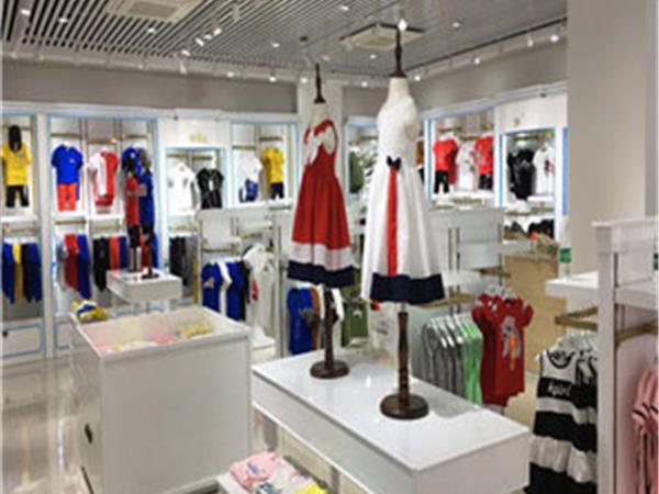 拉斐贝贝童装店铺展示