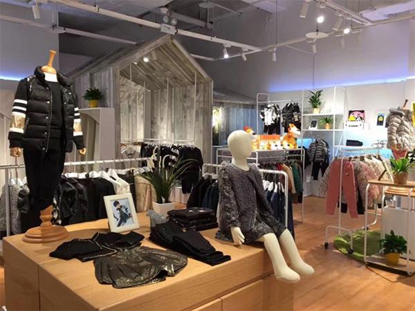 辛巴娜娜童装店铺展示