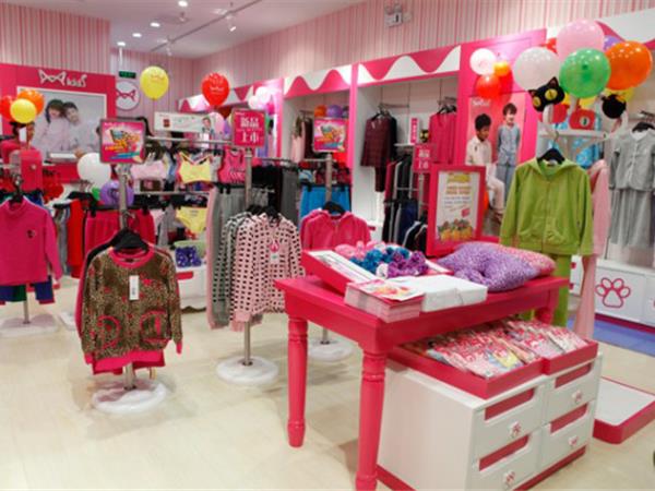猫人宝贝童装店铺展示