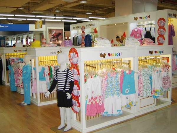 维欧佩尔童装店铺展示