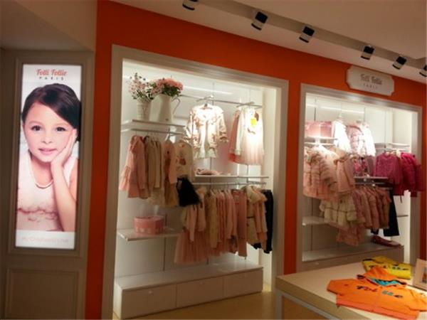 Folli Follie童装店铺展示
