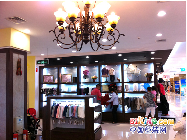 汤姆故事童装店铺展示