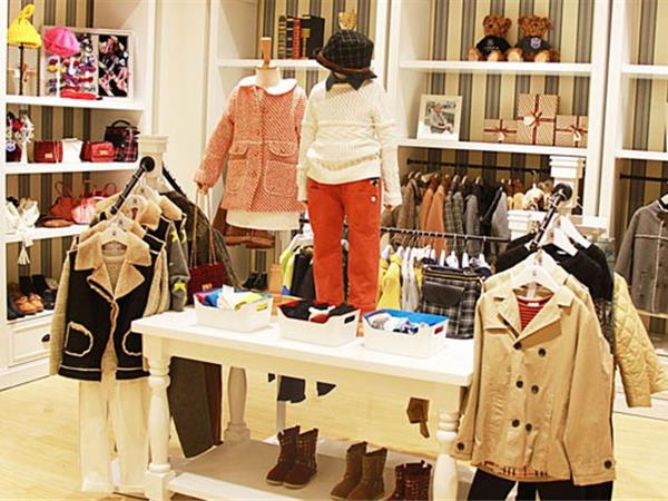 伊顿风尚童装店铺展示