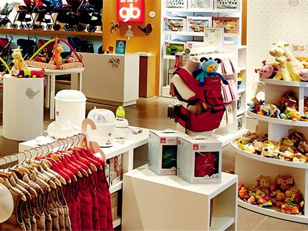 好孩子童装店铺展示