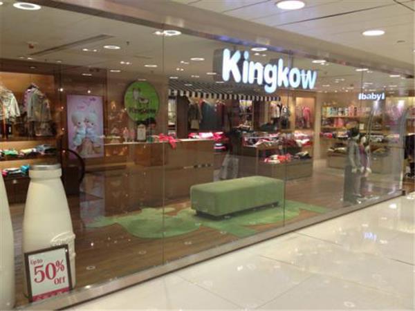多美熊童装店铺展示