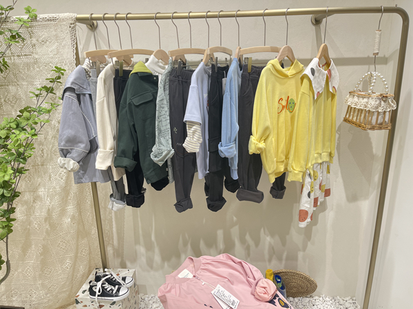 哆咪印象童装店铺展示