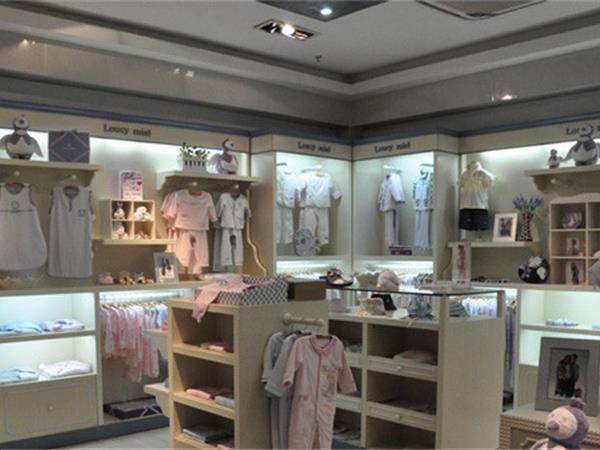 路西·米儿童装店铺展示