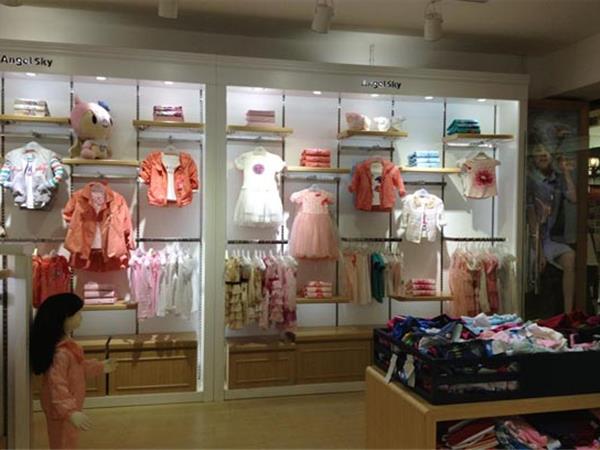 空中天使童装店铺展示