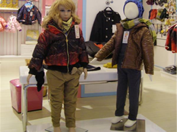 糖糖凯蒂童装店铺展示