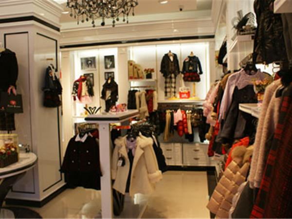 Vezzoso Valoroso童装店铺展示
