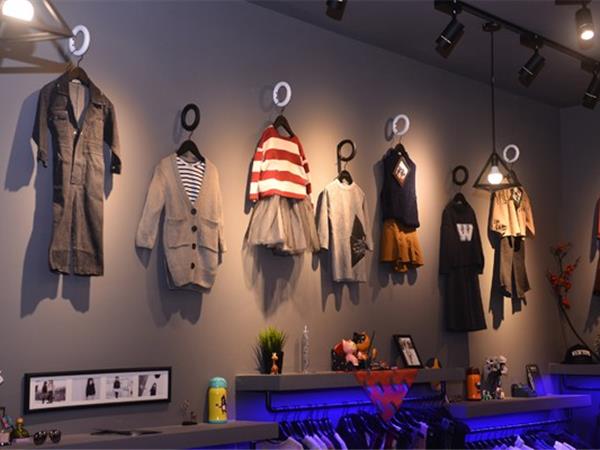 苹果橙童装店铺展示