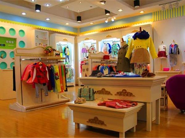 乐歪歪童装店铺展示