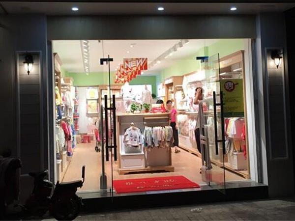 童泰童装店铺展示