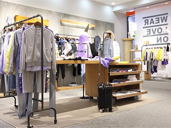欧抱抱童装店铺展示
