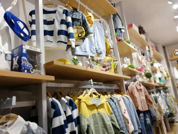 米拉米诺童装店铺展示