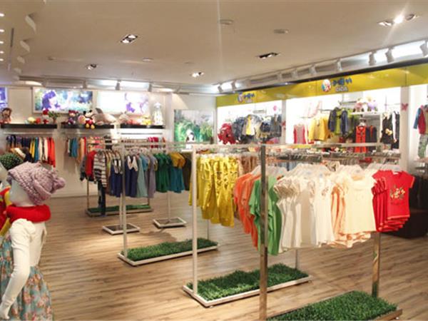 小喇叭童装店铺展示