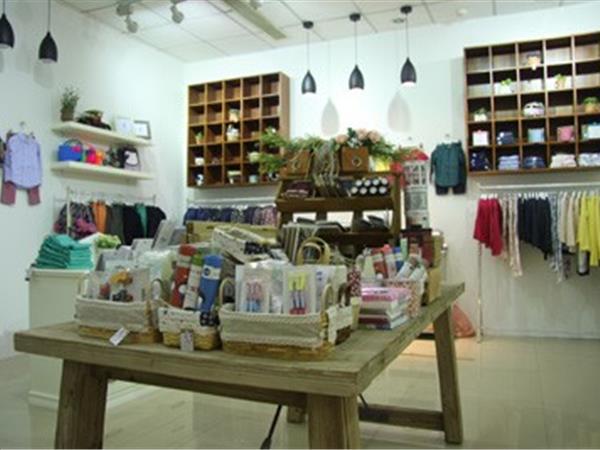 MUUZI童装店铺展示