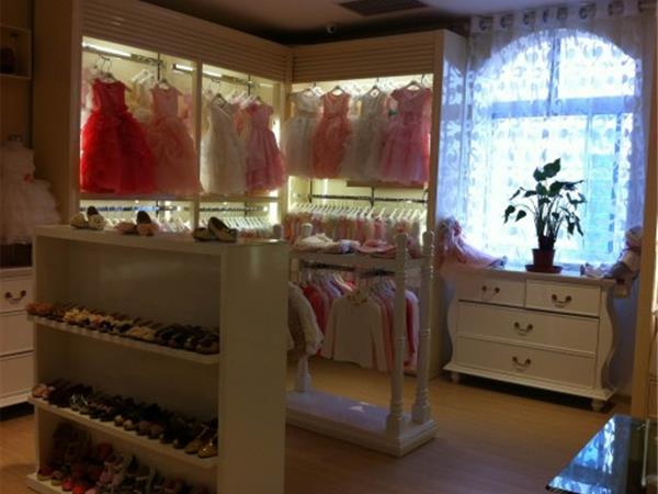 妞宝童装店铺展示