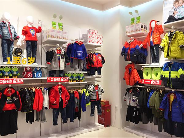 青蛙皇子童装店铺展示