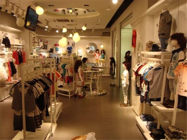 卡琪屋童装店铺展示