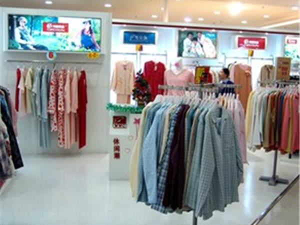 芳馨妈咪童装店铺展示