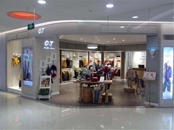 O1T童装店铺展示