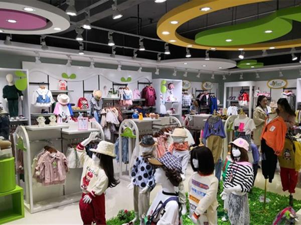 班尼豆童装店铺展示