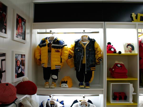 阿路和如童装店铺展示