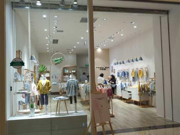 凡克猫童装店铺展示