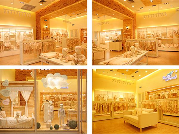 本色棉童装店铺展示