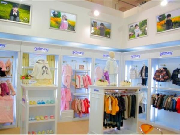 哥米妮童装店铺展示