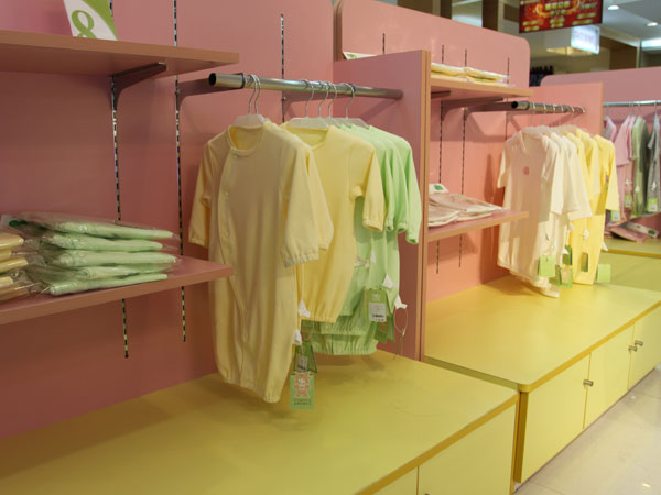 赛莱雅童装店铺展示