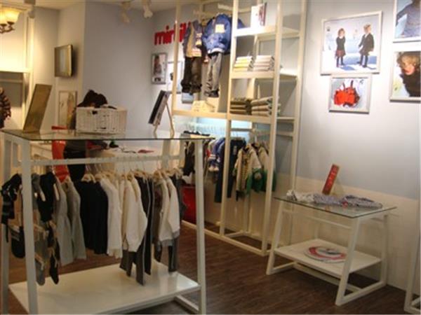 米提诺童装店铺展示
