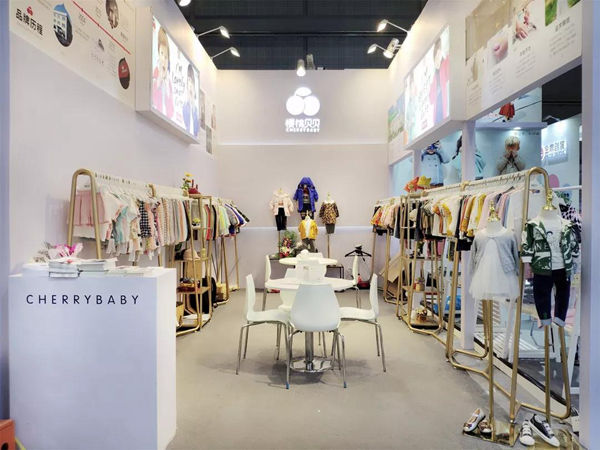 樱桃贝贝童装店铺展示