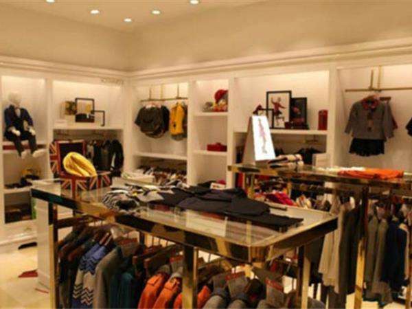 舒湾童装店铺展示