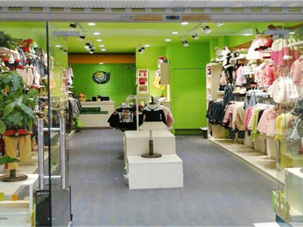 潮童衣柜童装店铺展示