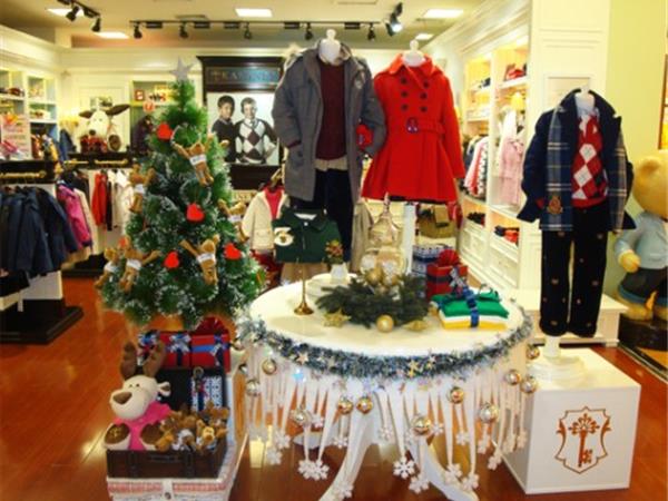 卡米尼童装店铺展示