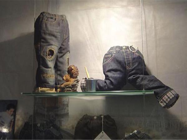 比比鱼童装店铺展示