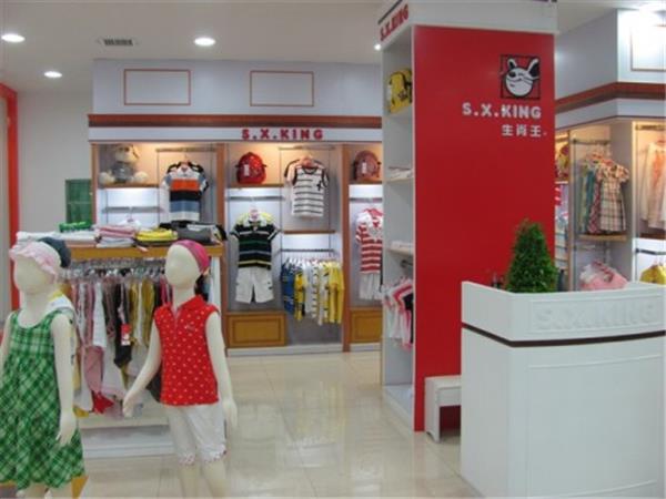 生肖王童装店铺展示