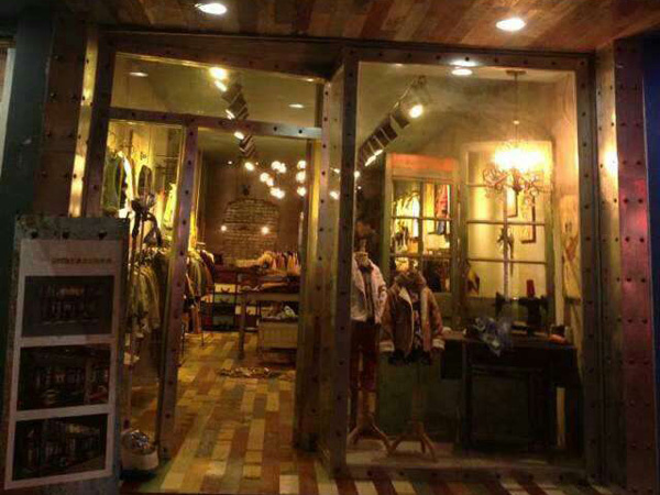 XX&NN童装店铺展示