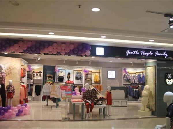 上流贵族童装店铺展示