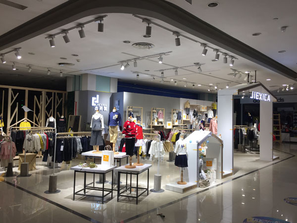 杰西凯童装店铺展示