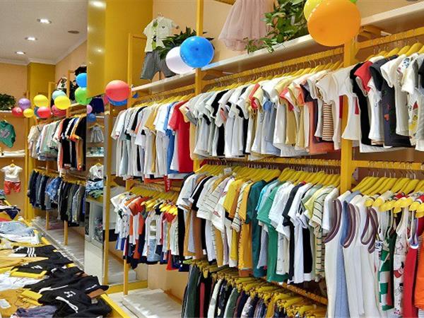 爱尚哆哆咪童装店铺展示
